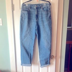 American Eagle Stretch Mom Jeans 💙
